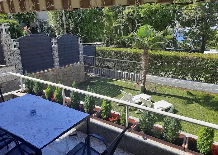 Apartments Anagora II